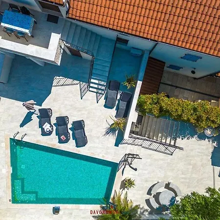 Dolce Villa *